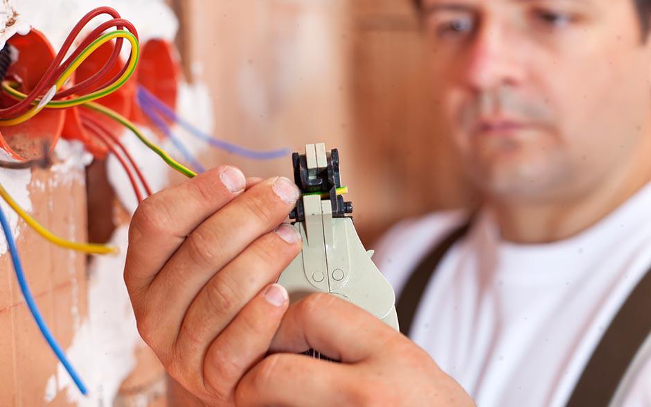 recherche travail électricien bâtiment Évry